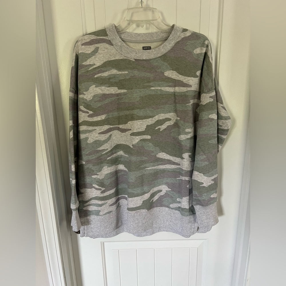 Aerie camo oversized sweatshirt